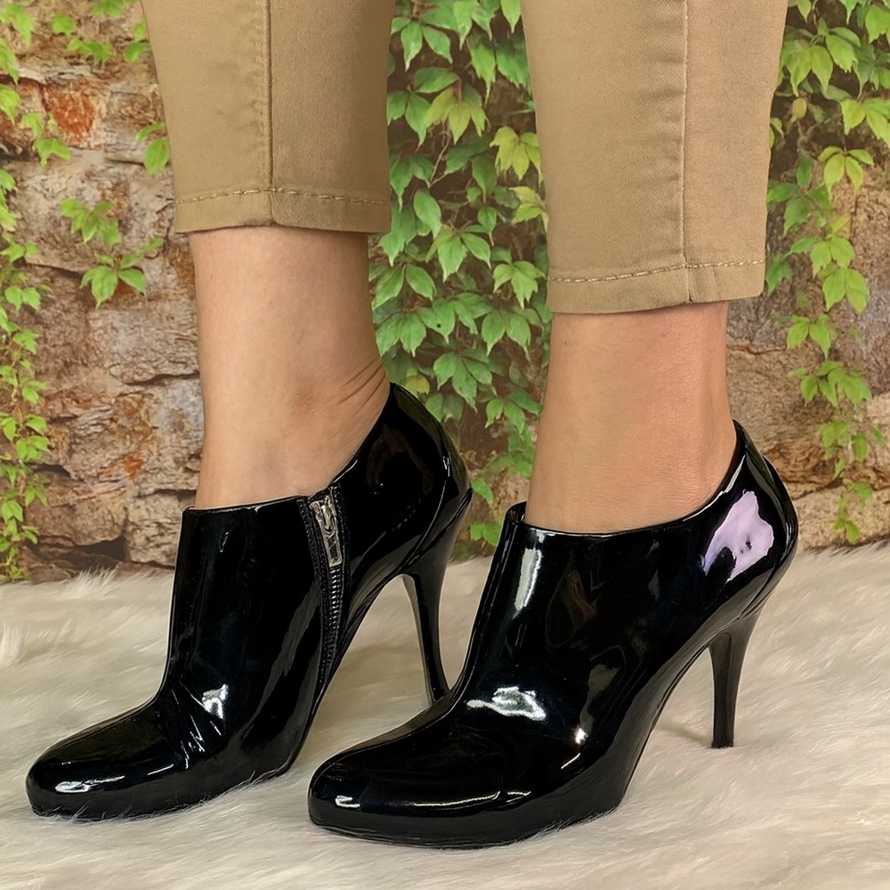 MIU MIU Minimalist Quiet Luxury Italian Patent Leather Ankle Boots, 37.5/7.5 - Picture 16 of 16